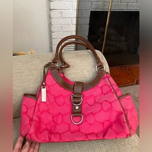 Chaps bright pink purse with attatched keychain